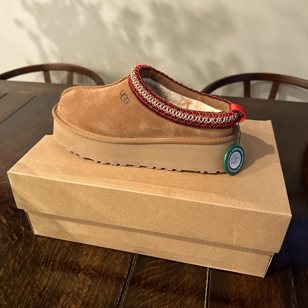 Ugg Platform Jazz Slipper sz 37